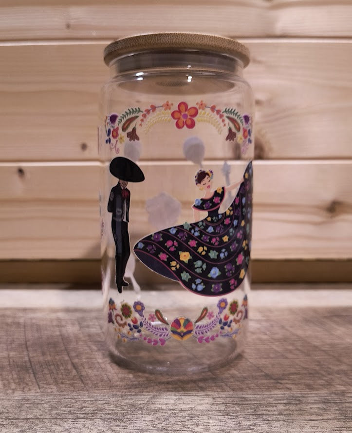 Nuestra historia de amor es mi taza de cristal favorita
